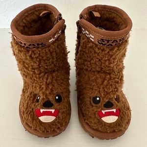 BabyGap Toddler Chewbacca Fuzzy Boots, size 7
